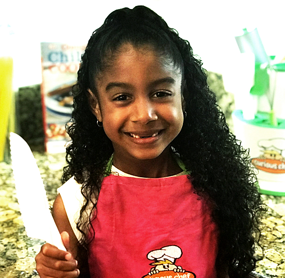 //www.chefinadress.com/wp-content/uploads/2020/07/zoe-about.jpg